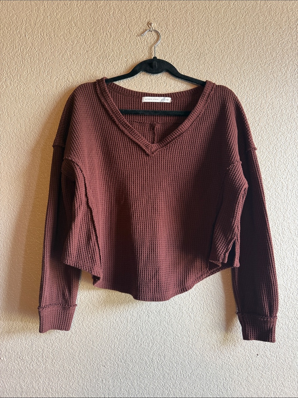 Altar'd State Waffle V-Neck Cropped Pullover